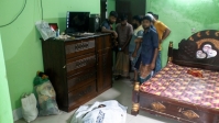 ফতুল্লায় স্ত্রীকে ছুরিকাঘাতে আহত করে স্বামীর আত্মহত্যা