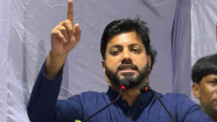 প্রতিমন্ত্রীর পদ থেকে ইশরাক হোসেনের পদত্যাগ