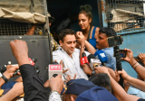 মুম্বাইয়ে বিক্ষোভের সময় অভিনেতা ইমরান খান আটক